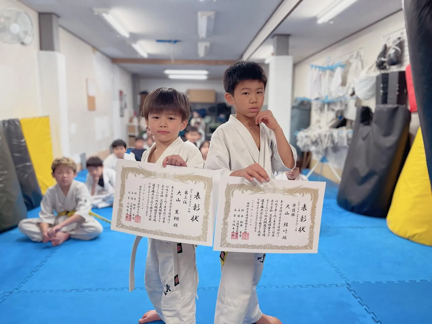 大阪大会の表彰状を渡しました！