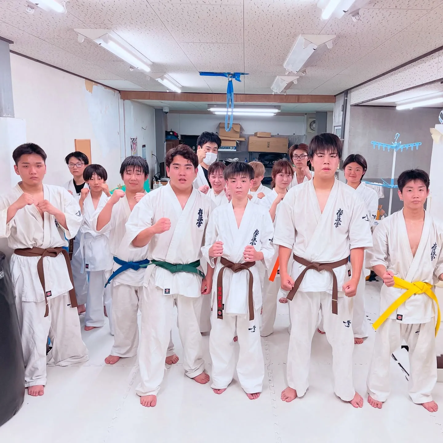 今日の一般部は東南支部から出稽古の若者が来ました!