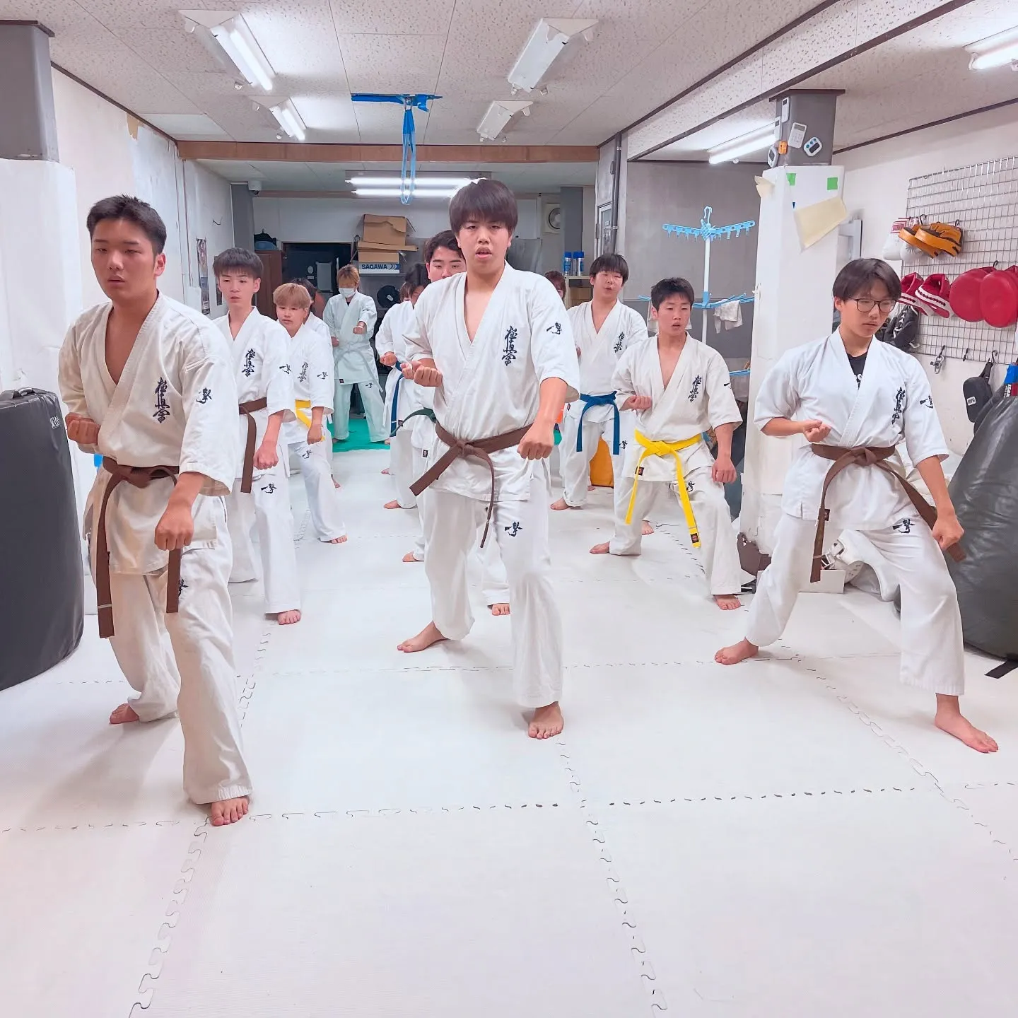 今日の一般部は東南支部から出稽古の若者が来ました!