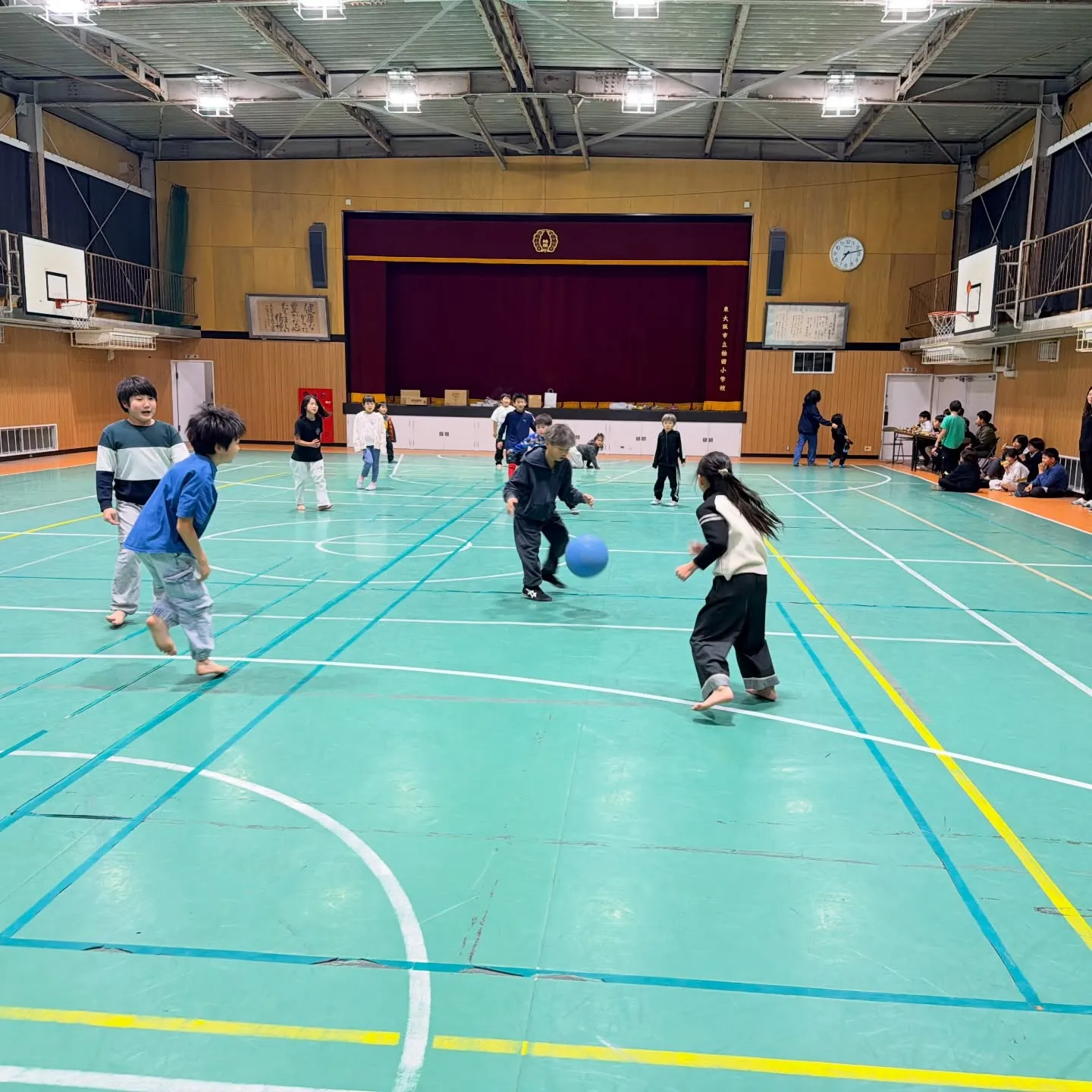 うちはクリスマス会はしませんが、ドッチボール大会はやります!