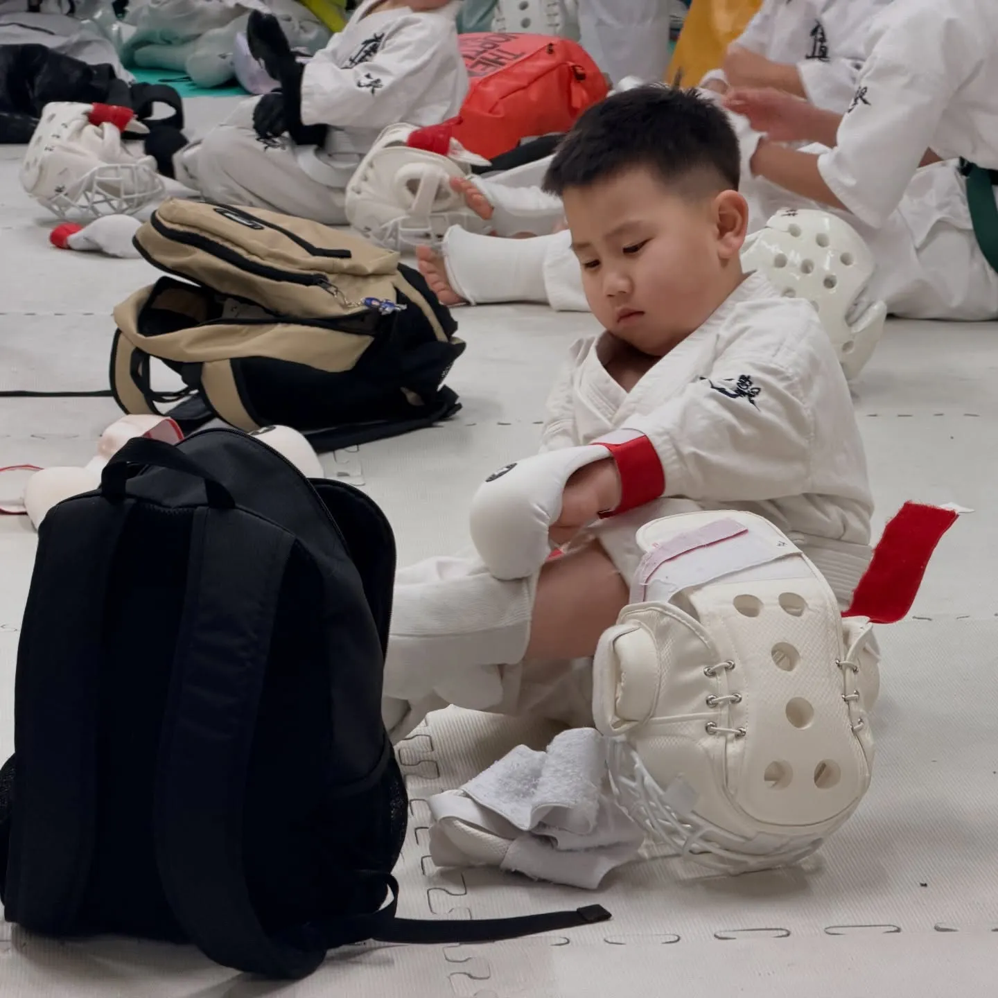 明日から学校の生徒もいれば明後日からもいます。