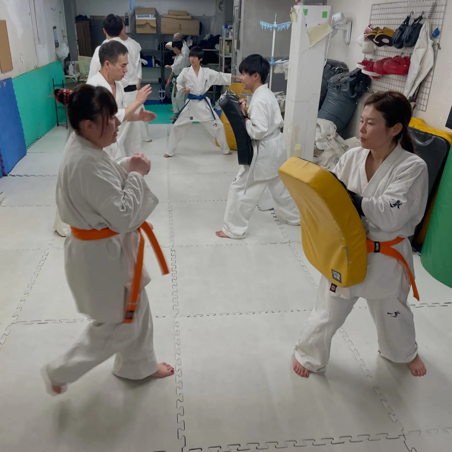 交流試合のトロフィーが届いたので、壮年部の方に渡しました！お...