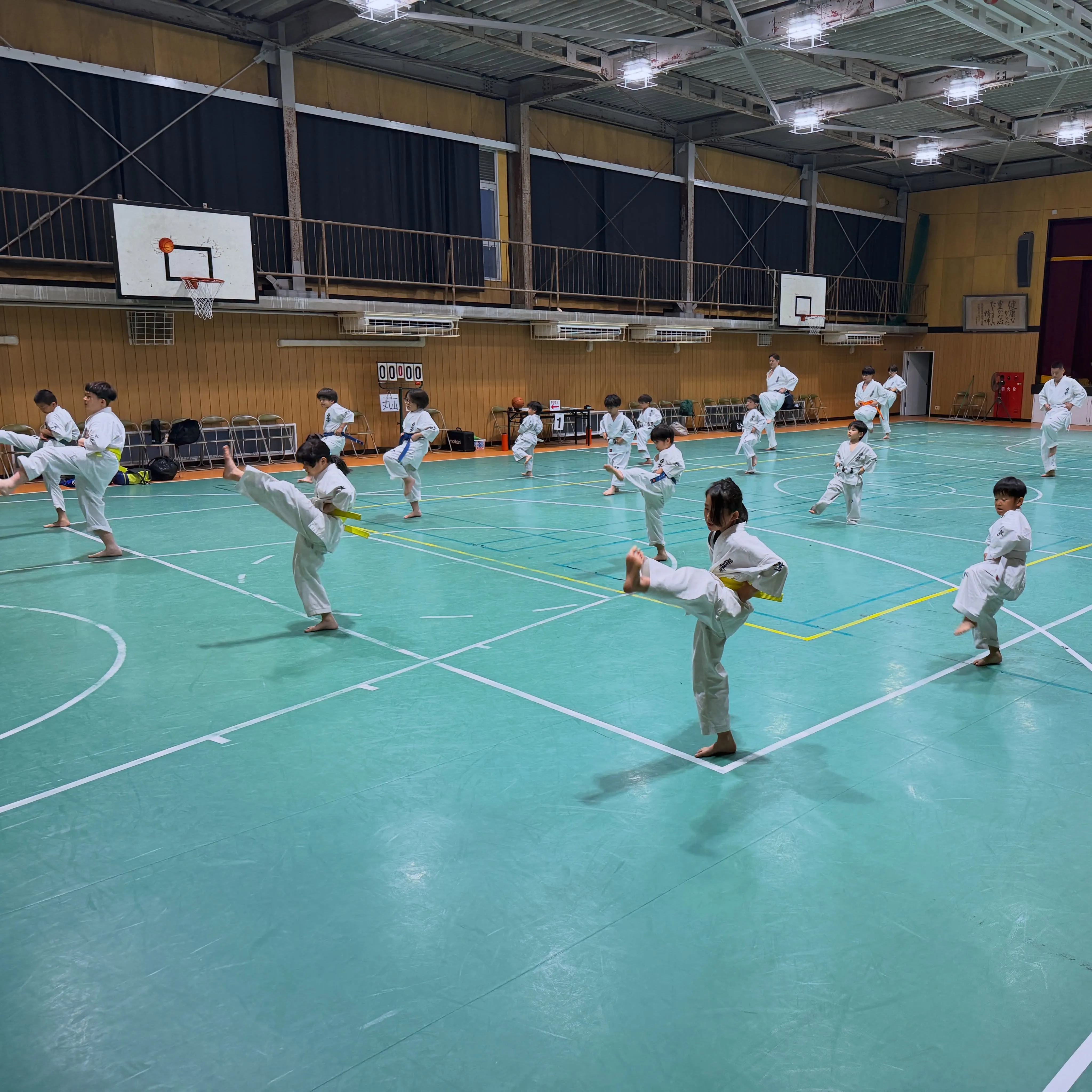 火、金の学校の稽古は少年一般合同です！