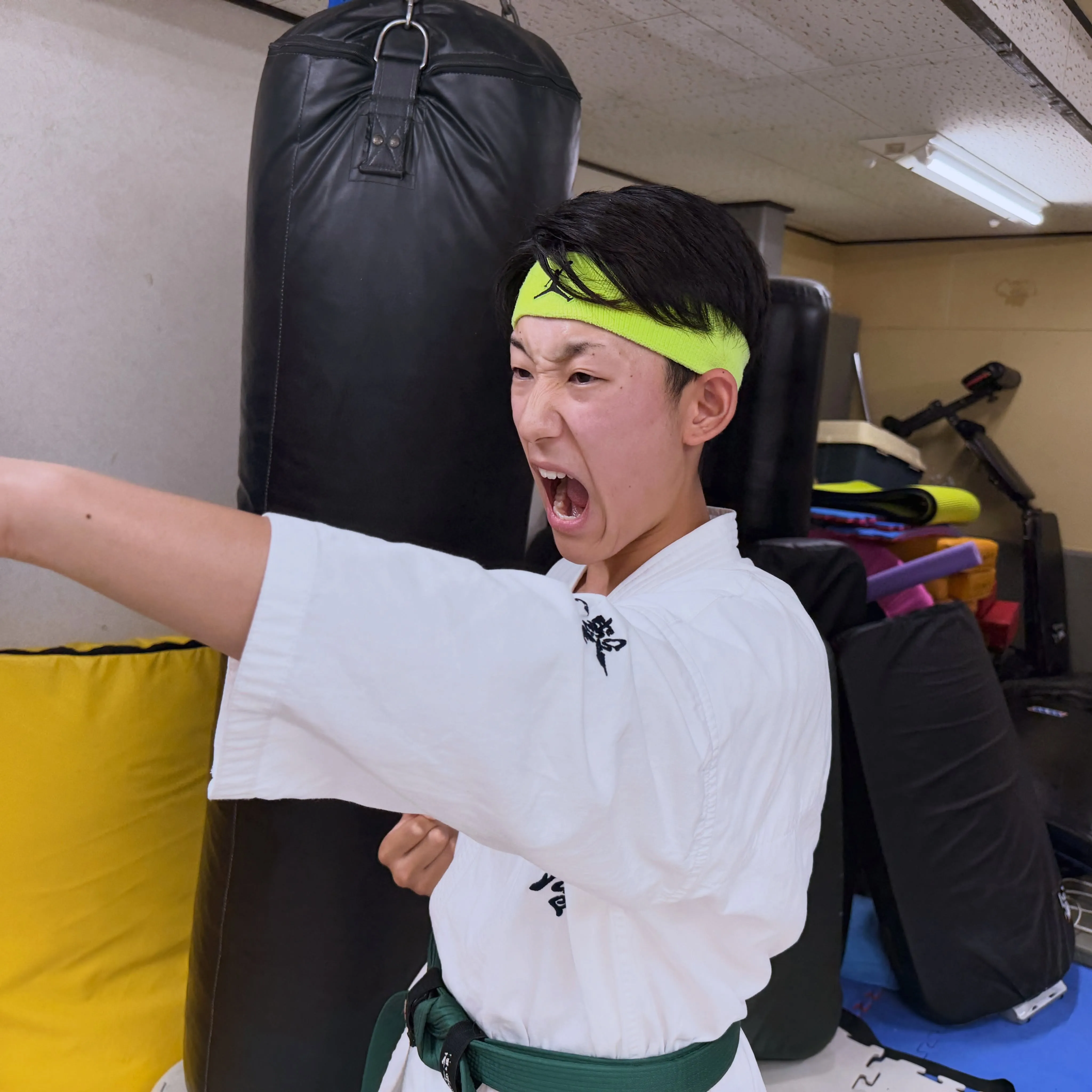 あっさりとした顔してますが、組手は粘りっけのある土井君が出稽...